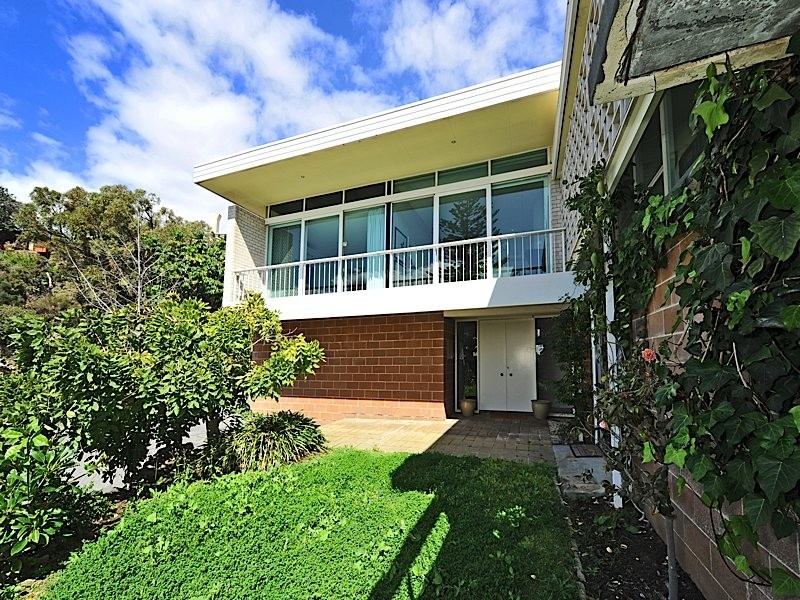 2 The Coombe, Mosman Park WA 6012