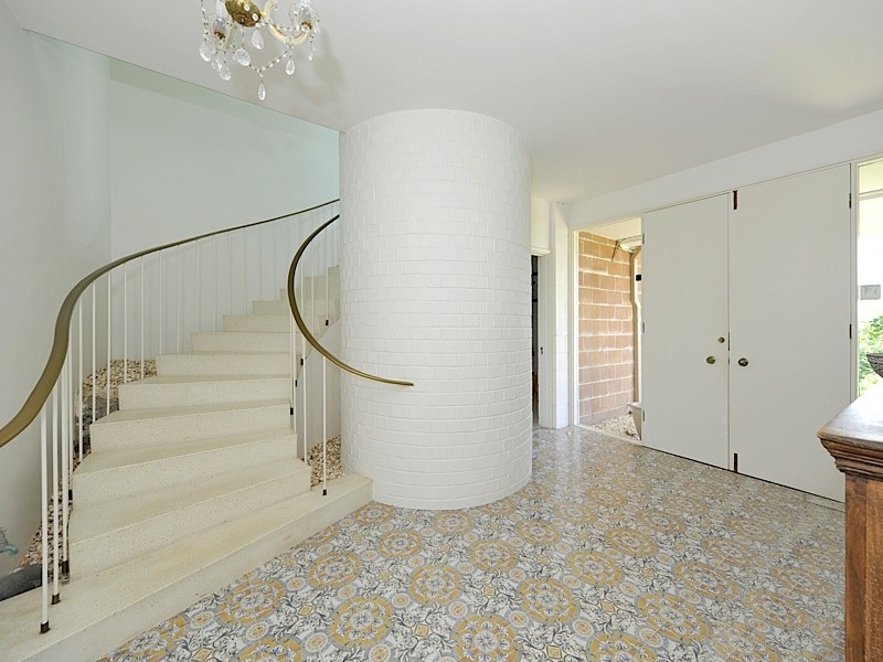 2 The Coombe, Mosman Park WA 6012