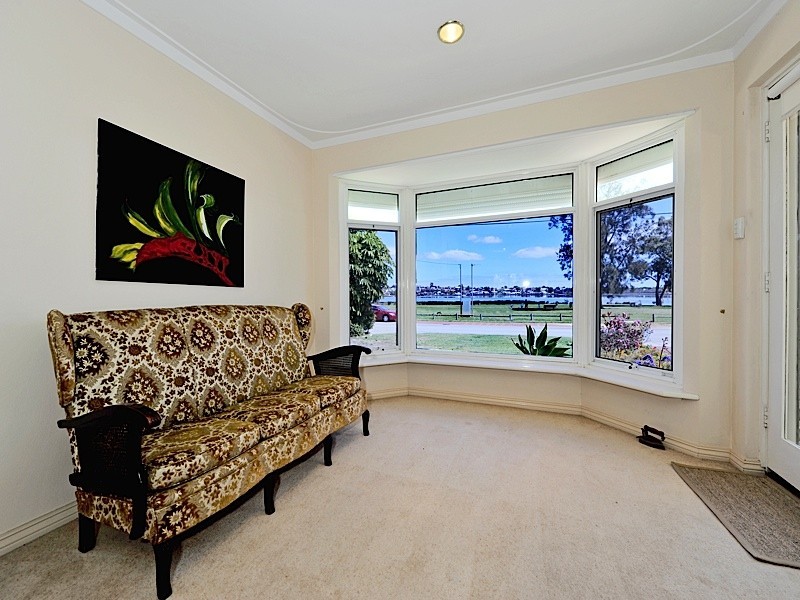 259A Riverton Drive North, Shelley WA 6148