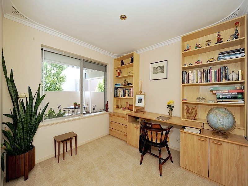 259A Riverton Drive North, Shelley WA 6148