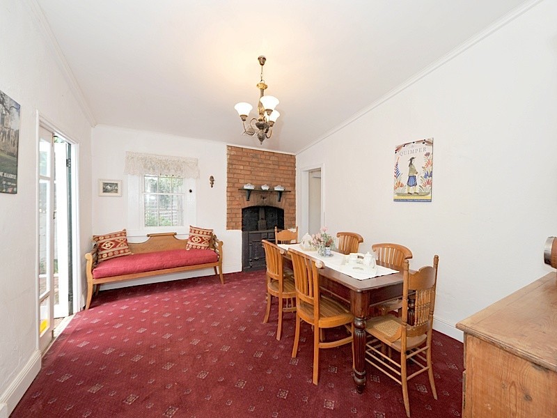 11 South Street, York WA 6302