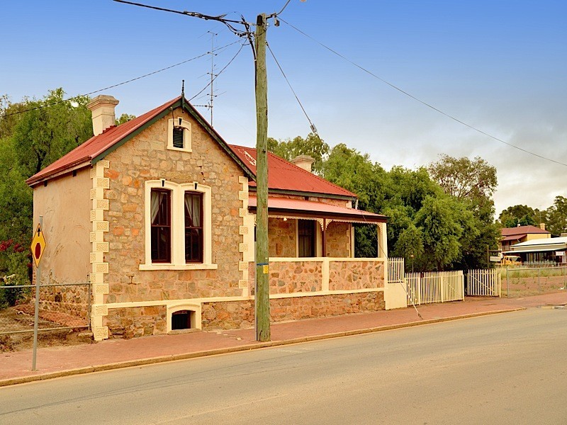 11 South Street, York WA 6302