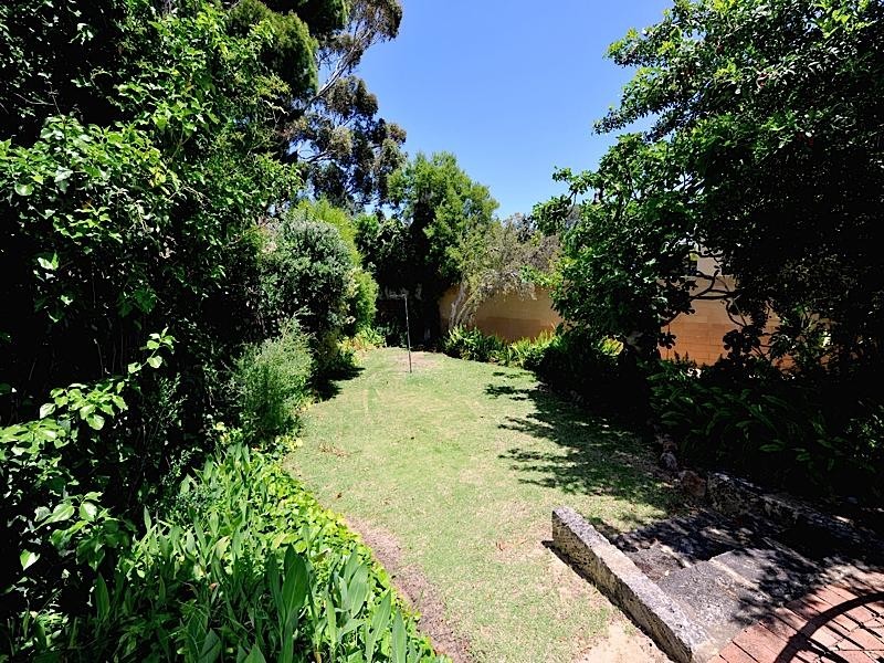 1 Hynes Road, Dalkeith WA 6009