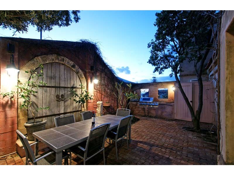 4B Salvado Street, Cottesloe WA 6011