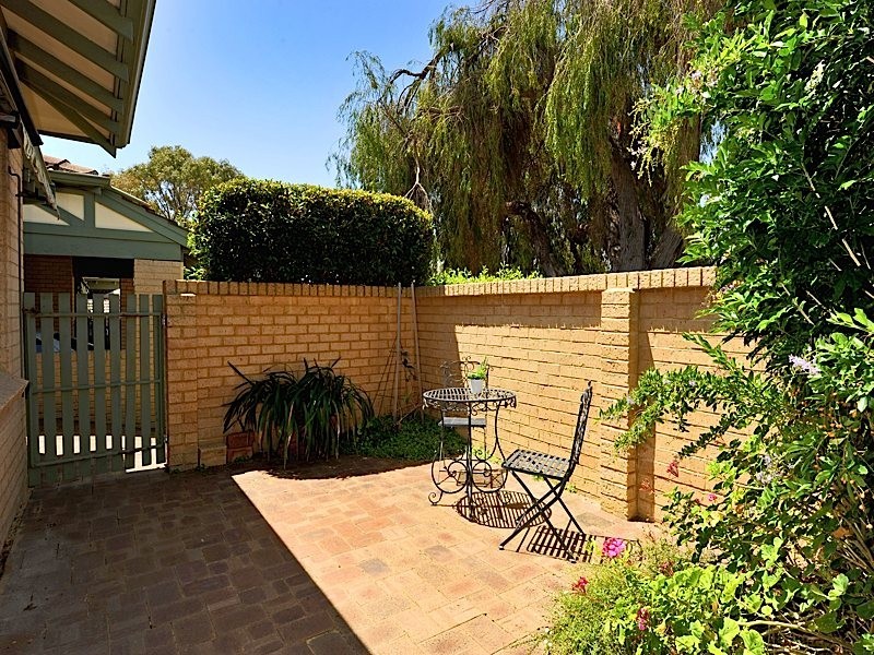 6/30 Brighton Street, Cottesloe WA 6011