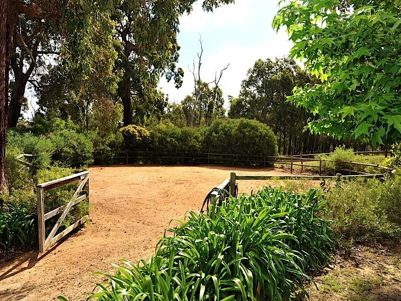 99 Moffett Road, Carmel WA 6076