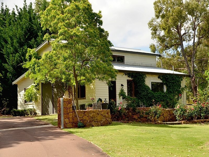 99 Moffett Road, Carmel WA 6076