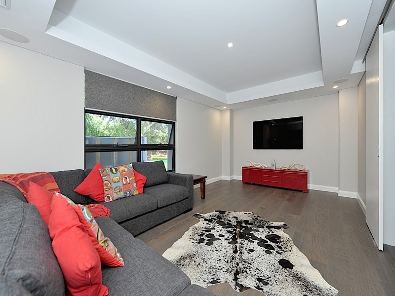 2 Aceway Lane, Swanbourne WA 6010