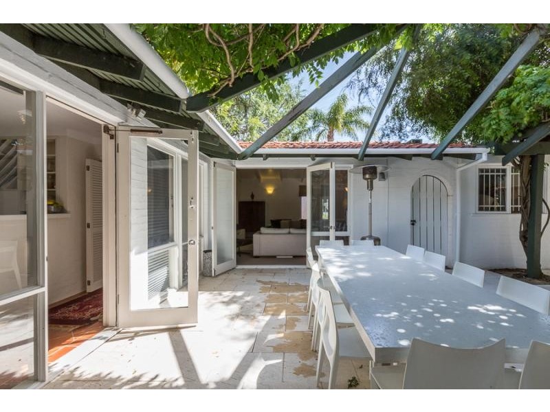 7 Ackland Way, Cottesloe WA 6011
