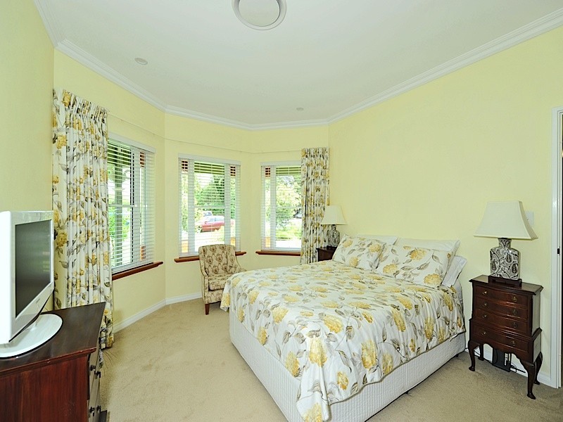 12 Bulimba Road, Nedlands WA 6009