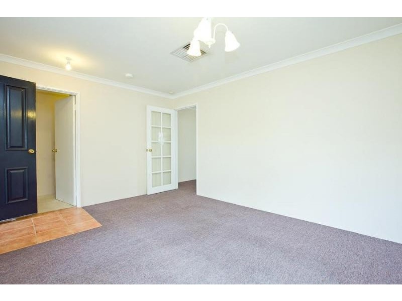 10 Cottonwood Place, O’connor WA 6163