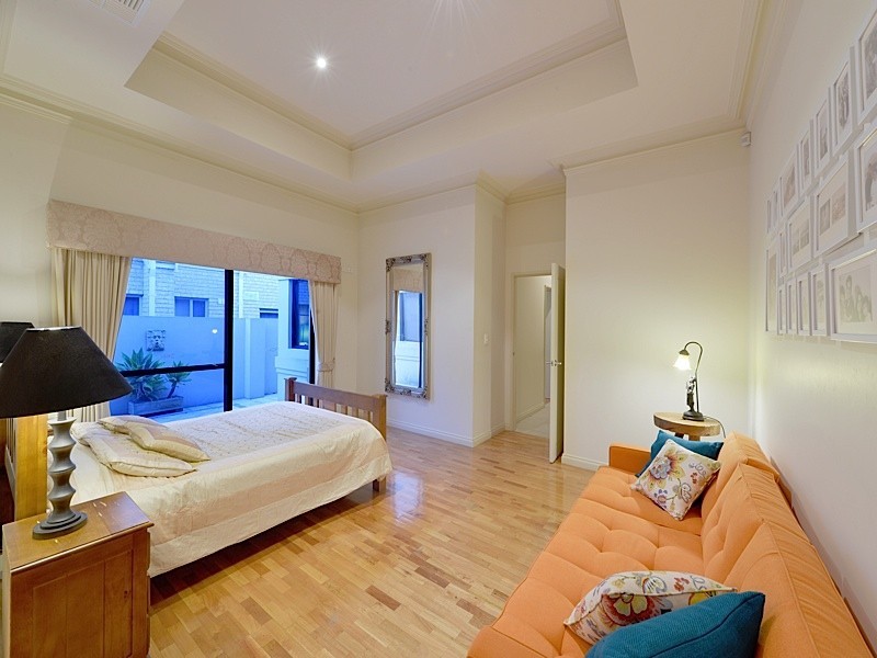 11 Lambeth Mews, Mount Claremont WA 6010