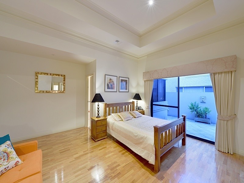 11 Lambeth Mews, Mount Claremont WA 6010