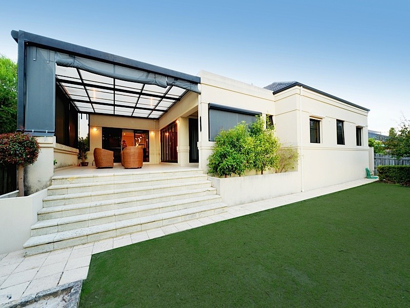 11 Lambeth Mews, Mount Claremont WA 6010