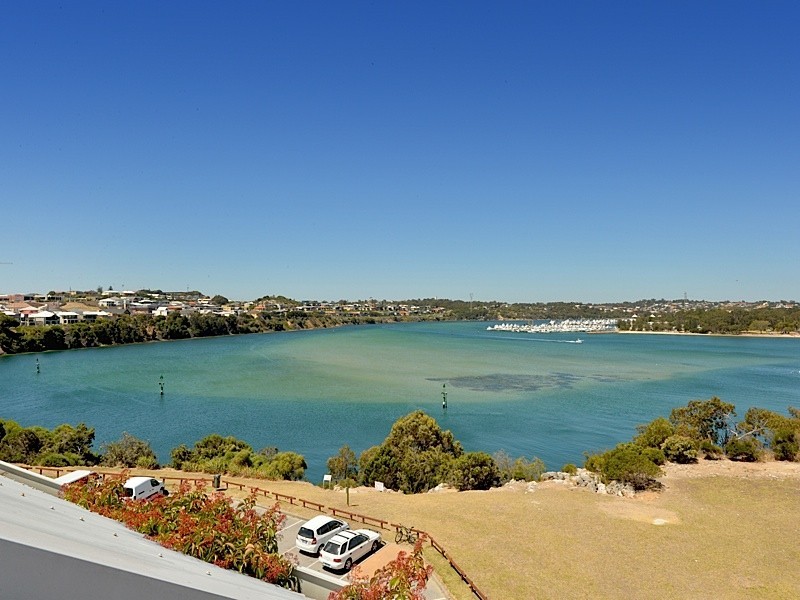 2/51 Rule Street, North Fremantle WA 6159