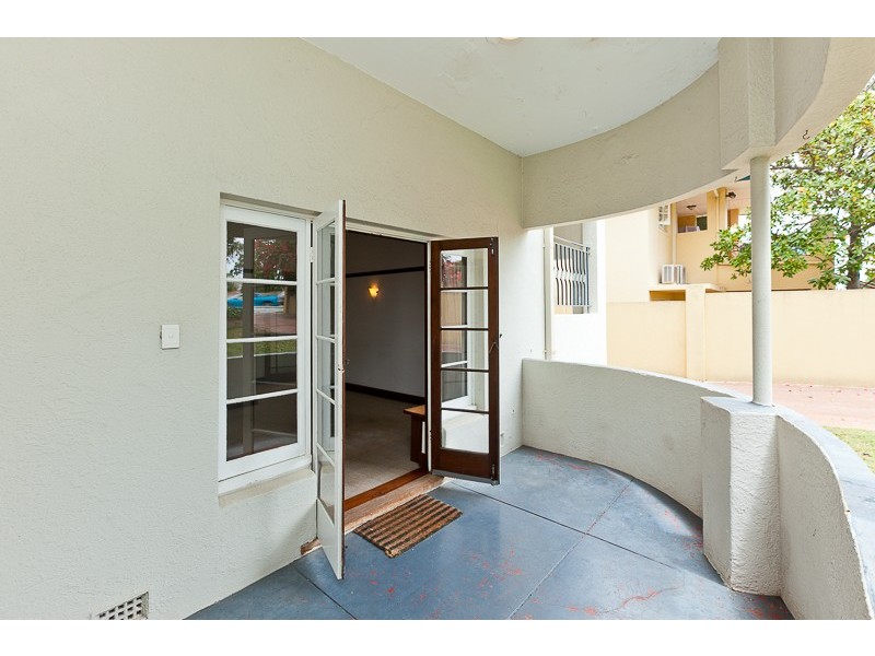 2/72 Stirling Highway, Nedlands WA 6009