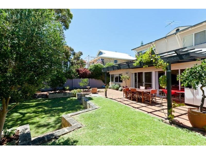 22 Gibney Street, Cottesloe WA 6011