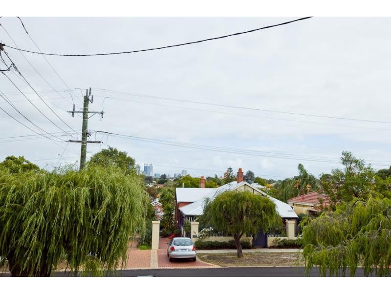 40 Tenth Ave, Inglewood WA 6052