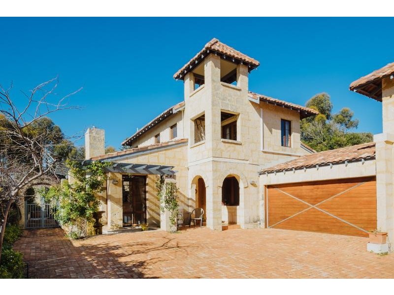 8B James Road, Swanbourne WA 6010