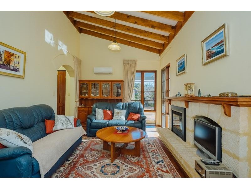 8B James Road, Swanbourne WA 6010