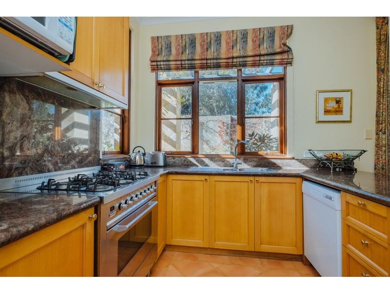 8B James Road, Swanbourne WA 6010