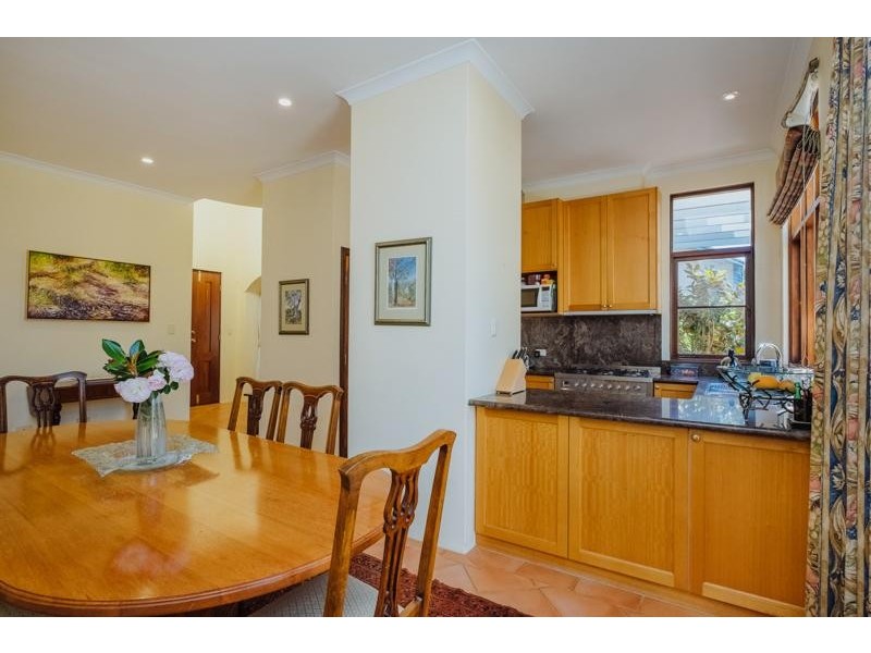 8B James Road, Swanbourne WA 6010