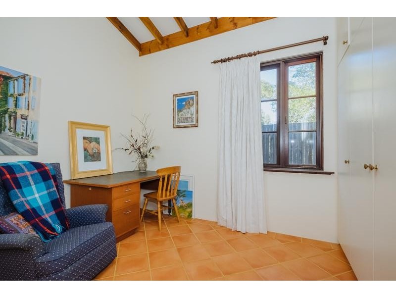 8B James Road, Swanbourne WA 6010