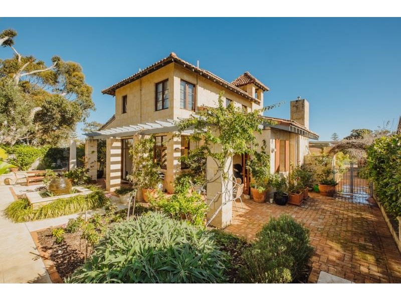 8B James Road, Swanbourne WA 6010