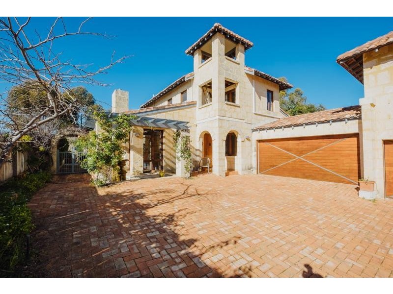 8B James Road, Swanbourne WA 6010