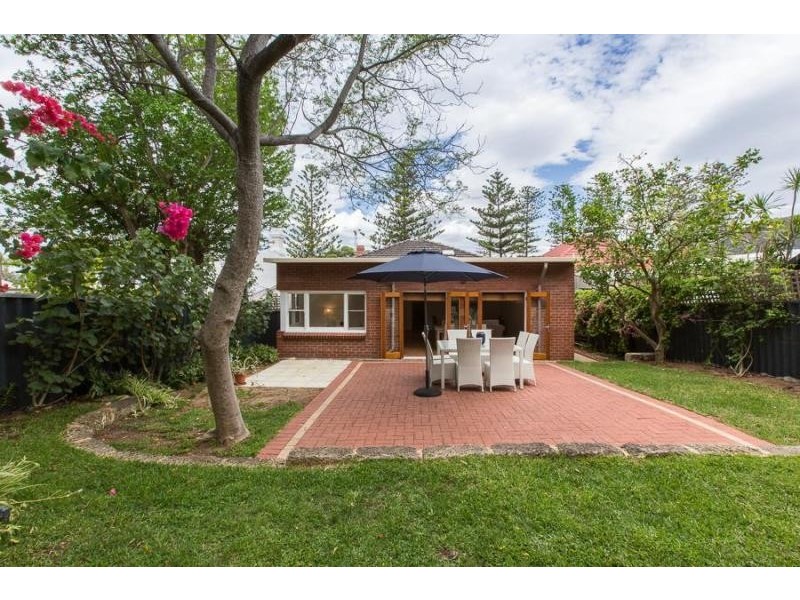 79 Curtin Avenue, Cottesloe WA 6011