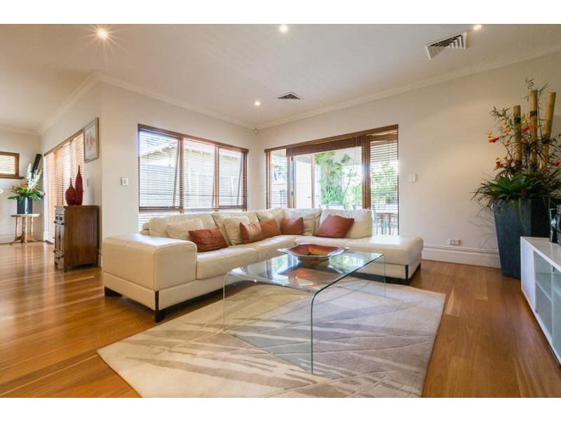 2 Griver Street, Cottesloe WA 6011