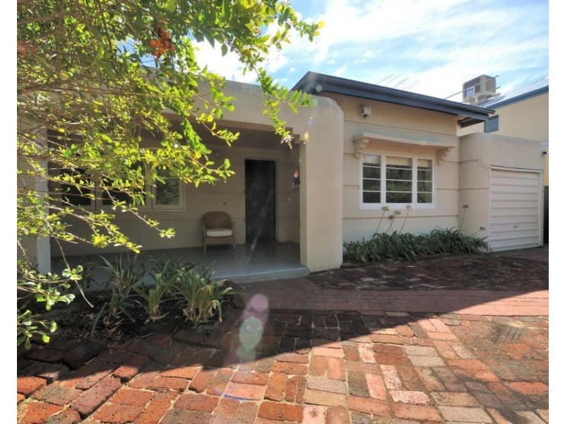 43 North St, Swanbourne WA 6010