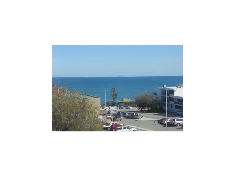 21/15 Eric St, Cottesloe WA 6011
