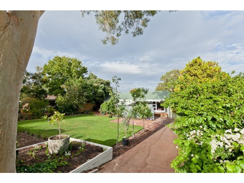 106 Rochdale Road, Mount Claremont WA 6010
