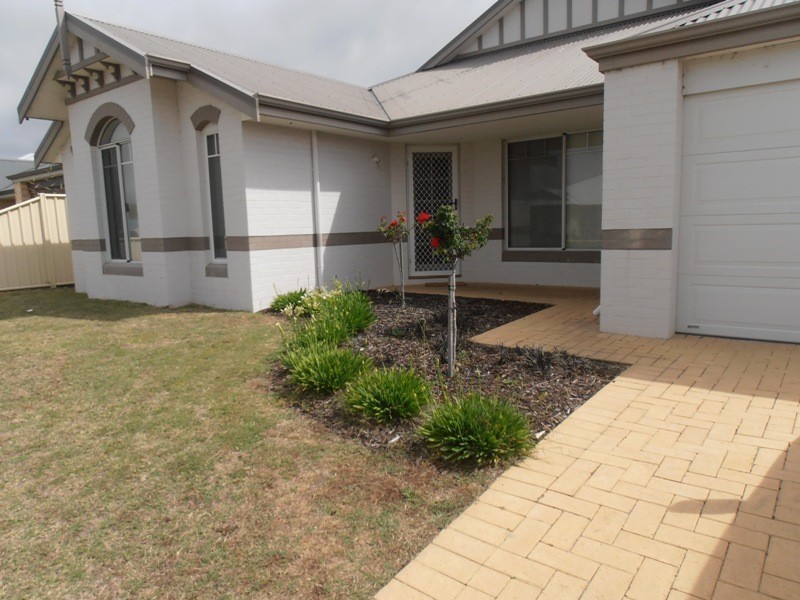 48 Indooroopilly Crescent, Dunsborough WA 6281