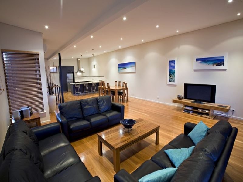 32B/77 Gifford Road, Dunsborough WA 6281