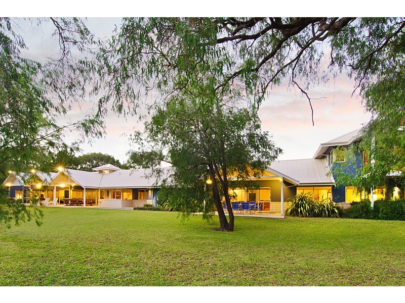 10 Lagoona Place, Quindalup WA 6281