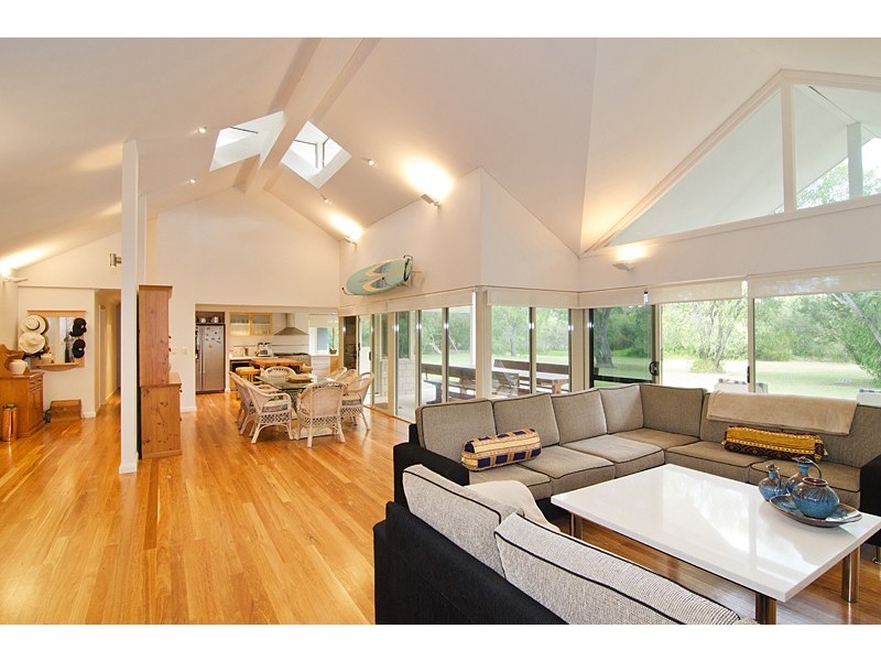 10 Lagoona Place, Quindalup WA 6281