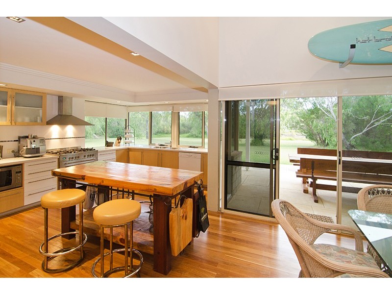 10 Lagoona Place, Quindalup WA 6281