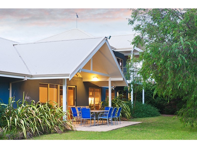 10 Lagoona Place, Quindalup WA 6281