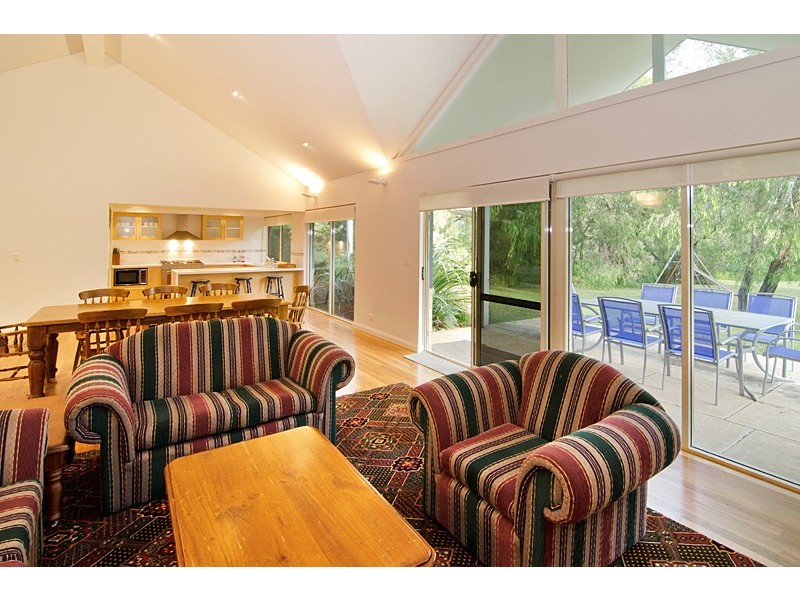 10 Lagoona Place, Quindalup WA 6281