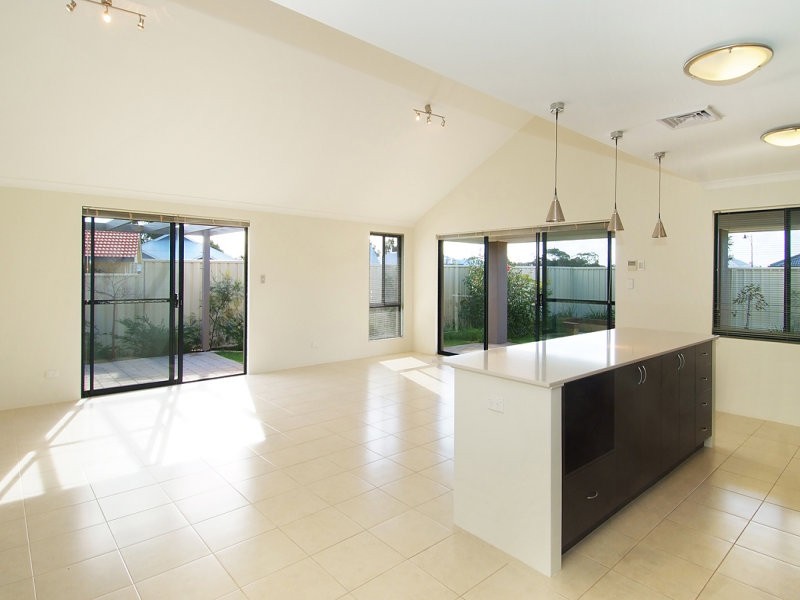 27 Indooroopilly Crescent, Dunsborough WA 6281