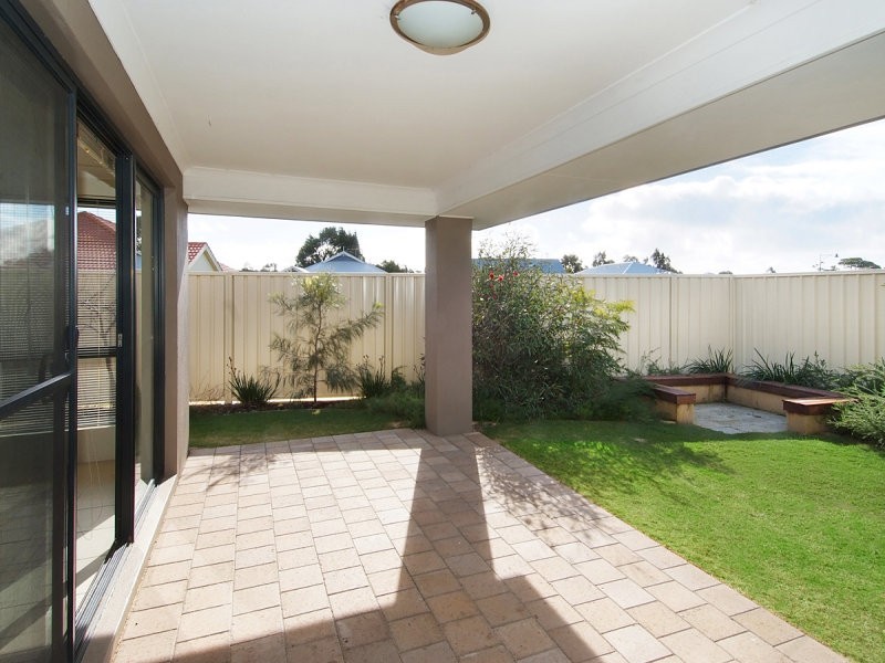 27 Indooroopilly Crescent, Dunsborough WA 6281