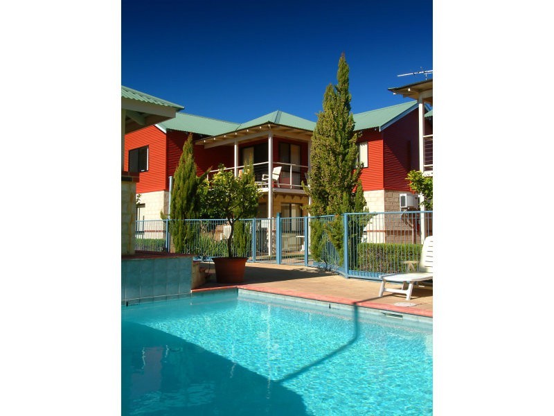 18/19 Earnshaw Road, West Busselton WA 6280