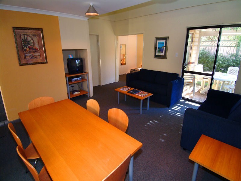 18/19 Earnshaw Road, West Busselton WA 6280