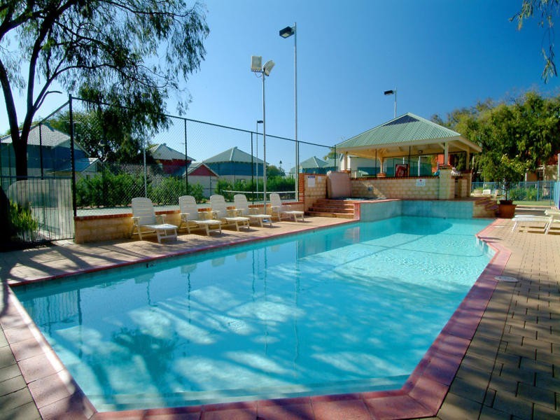 18/19 Earnshaw Road, West Busselton WA 6280