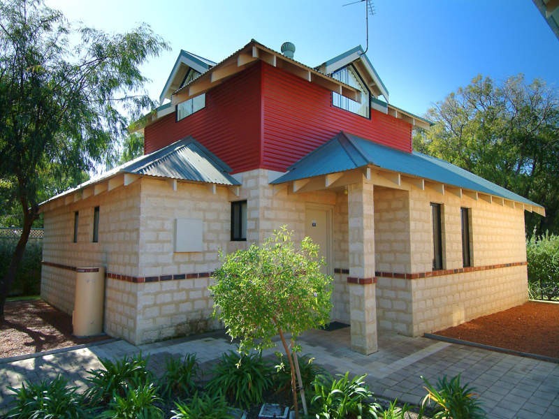 18/19 Earnshaw Road, West Busselton WA 6280