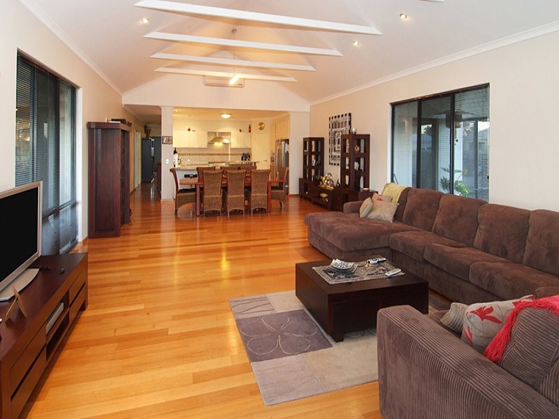 23 Oakmont Crescent, Dunsborough WA 6281