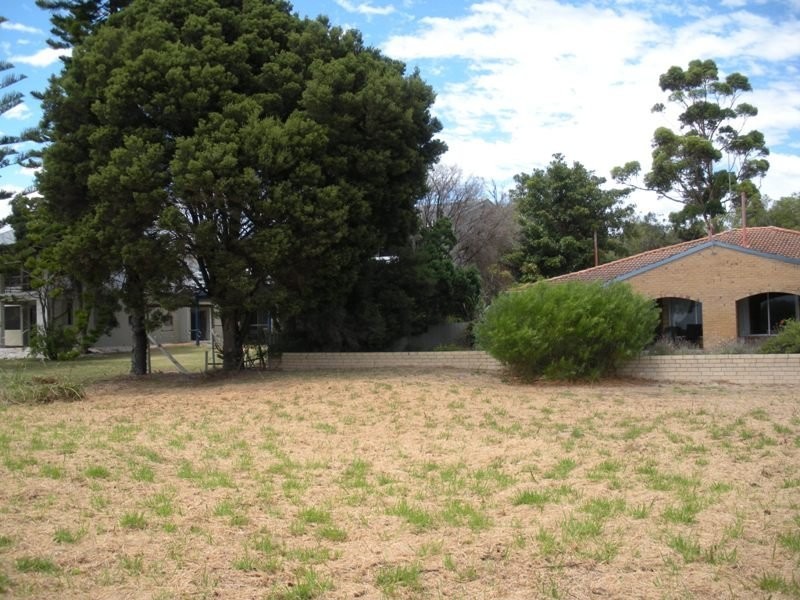 548 Caves Road, Siesta Park WA 6280