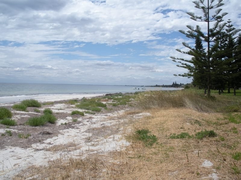 548 Caves Road, Siesta Park WA 6280